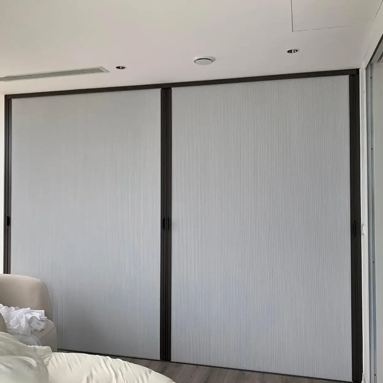 Varto bebek odası — honeycomb blackout, deliksiz montaj, tam karartma